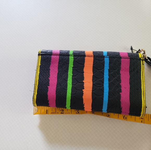 Brand New Victoria's Secret Striped Wristlet - Picture 3 of 6
